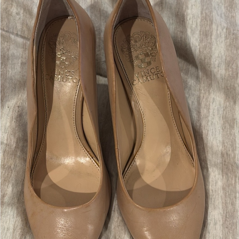 Vince Camuto Women's Tan Pumps